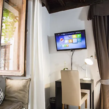 Guest house Do-do Navona 3*